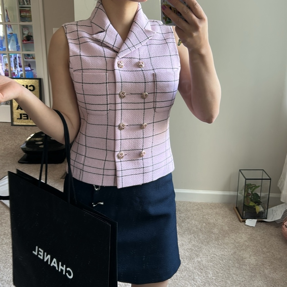 CHANEL 24S Vest. 38. Fits S